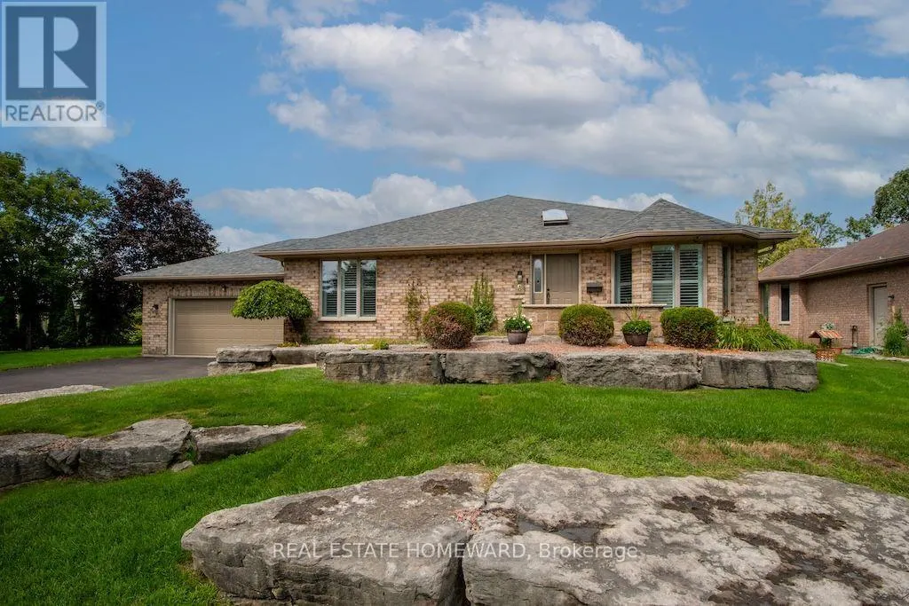 8 ISLAND BAY DRIVE
