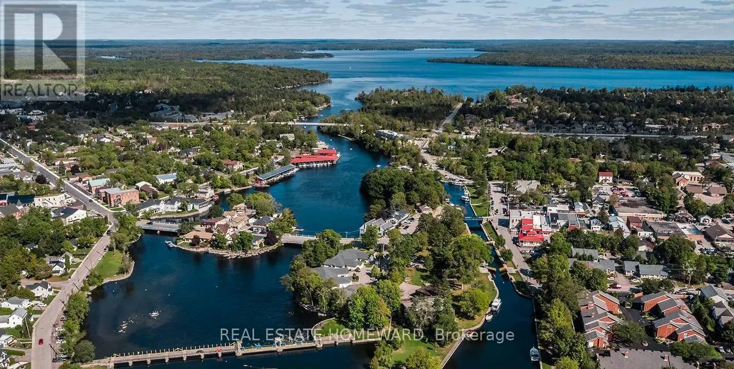 8 ISLAND BAY DRIVE