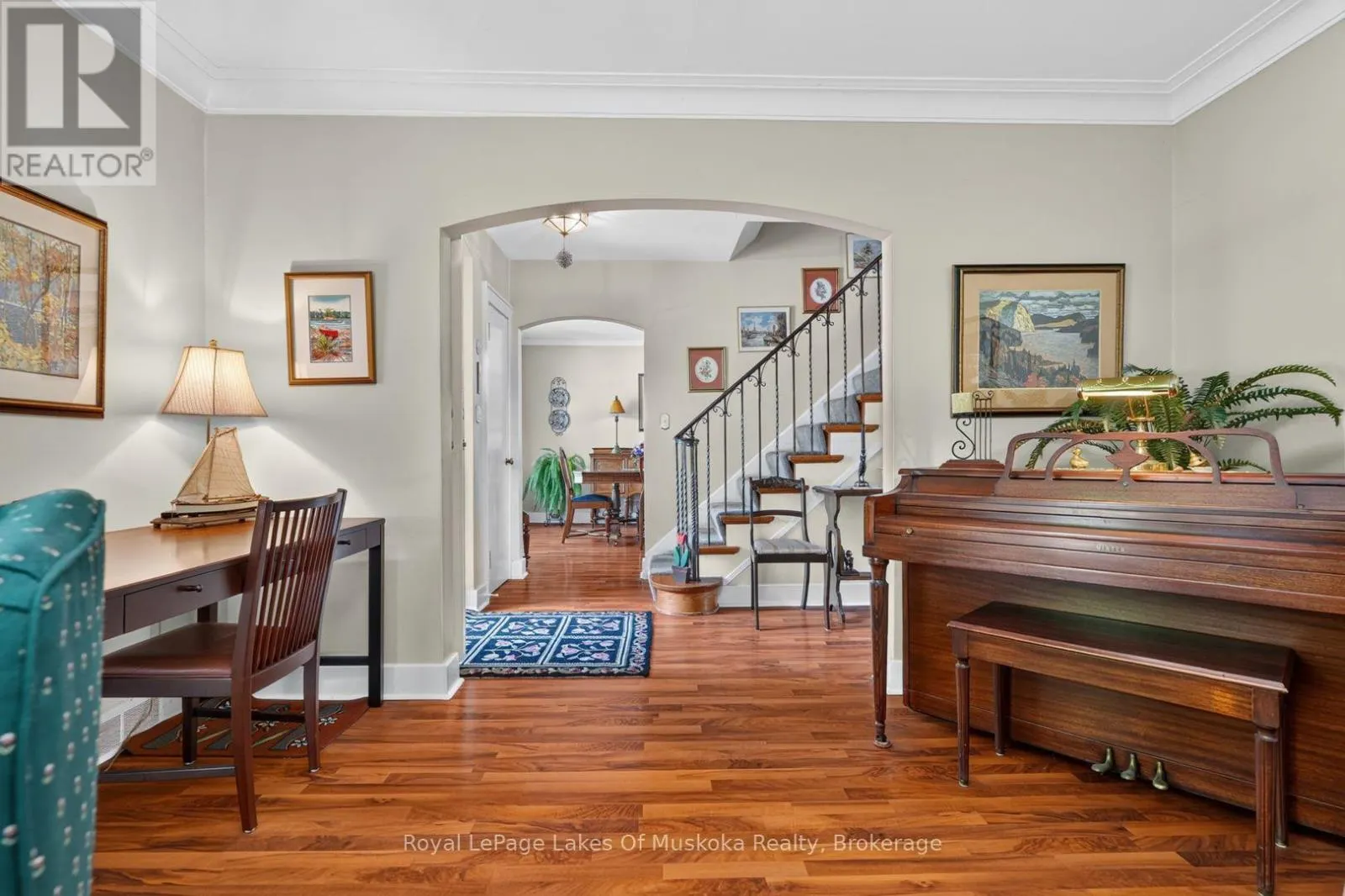 2 MOUNTVIEW AVENUE