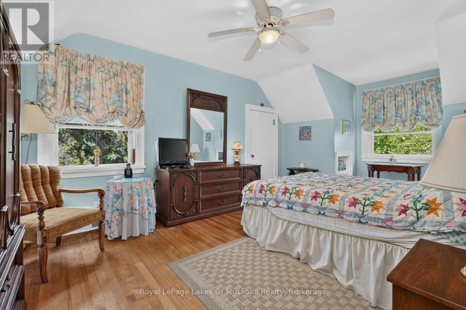 2 MOUNTVIEW AVENUE