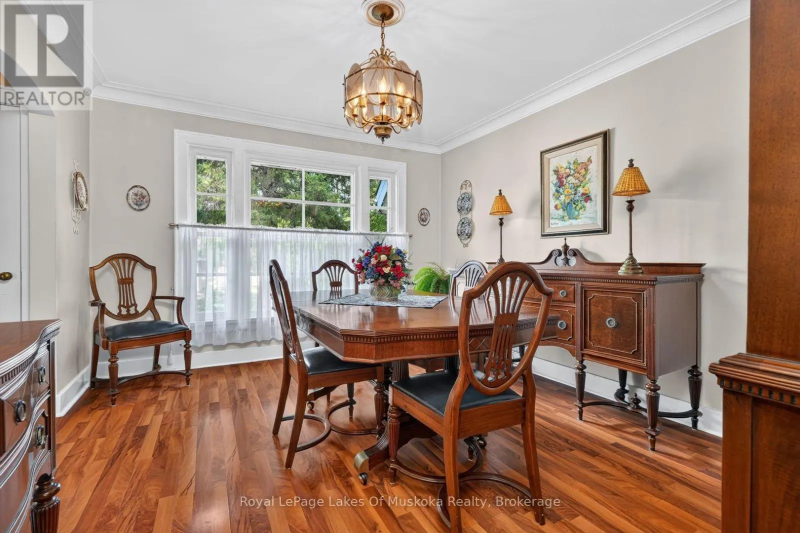 2 MOUNTVIEW AVENUE