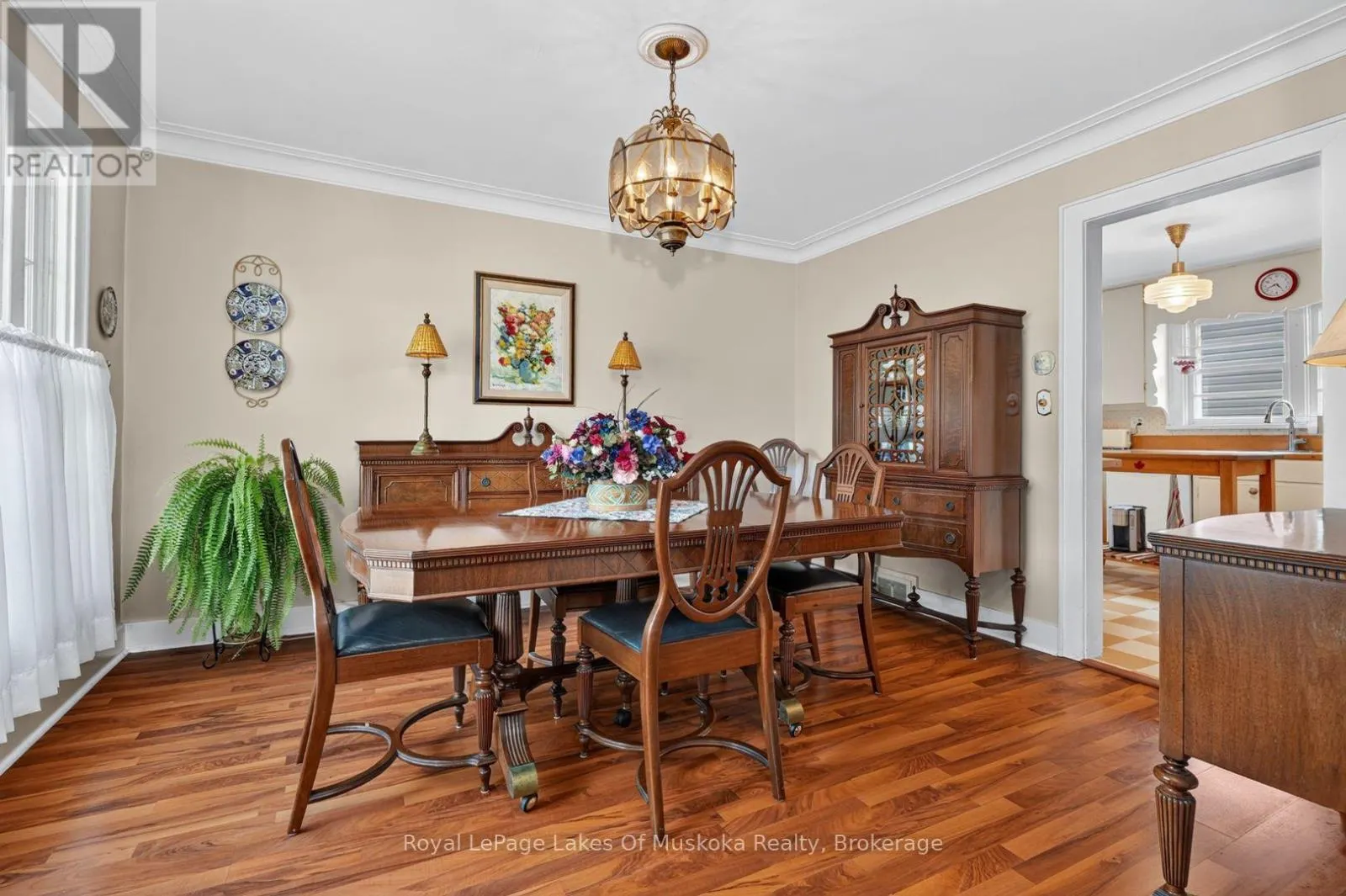 2 MOUNTVIEW AVENUE