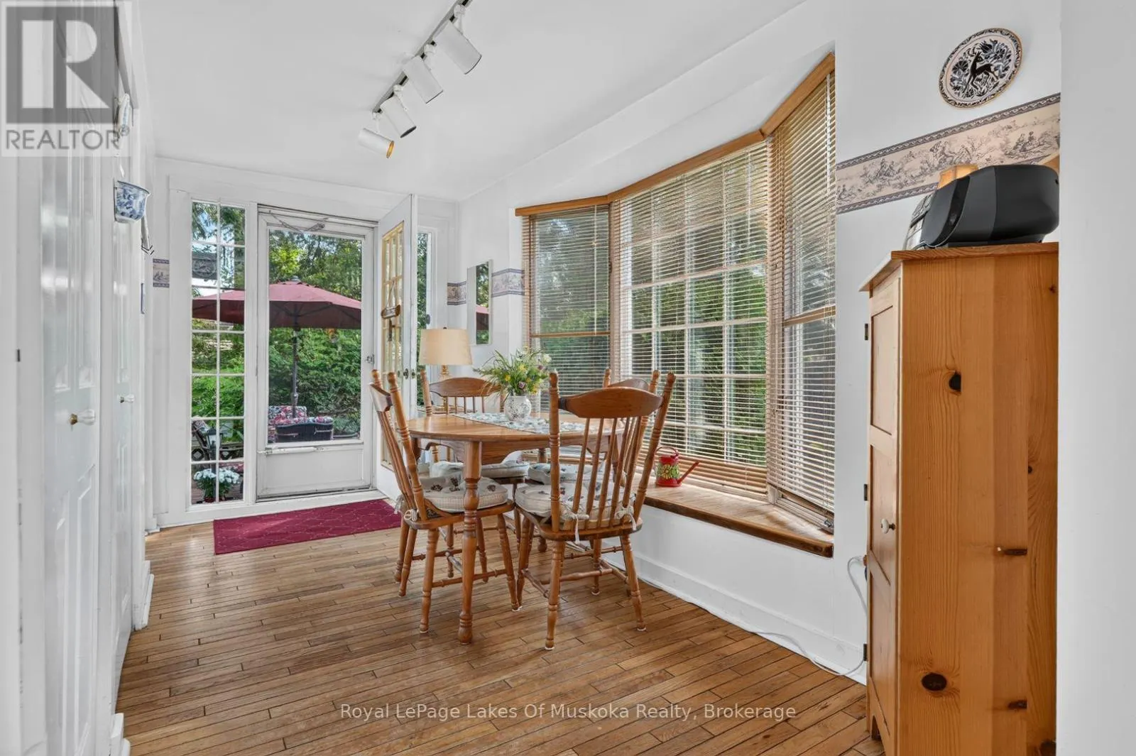 2 MOUNTVIEW AVENUE