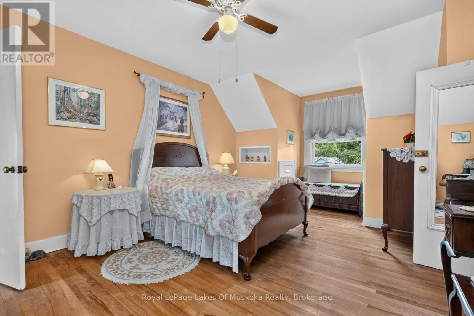 2 MOUNTVIEW AVENUE