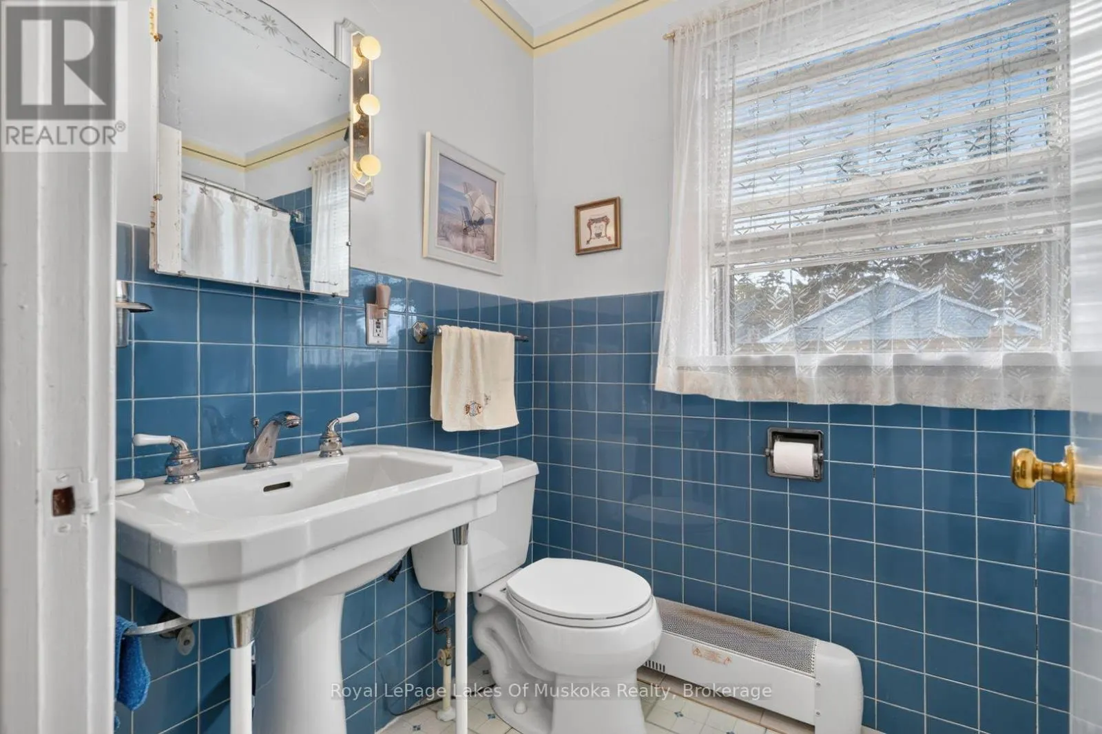 2 MOUNTVIEW AVENUE