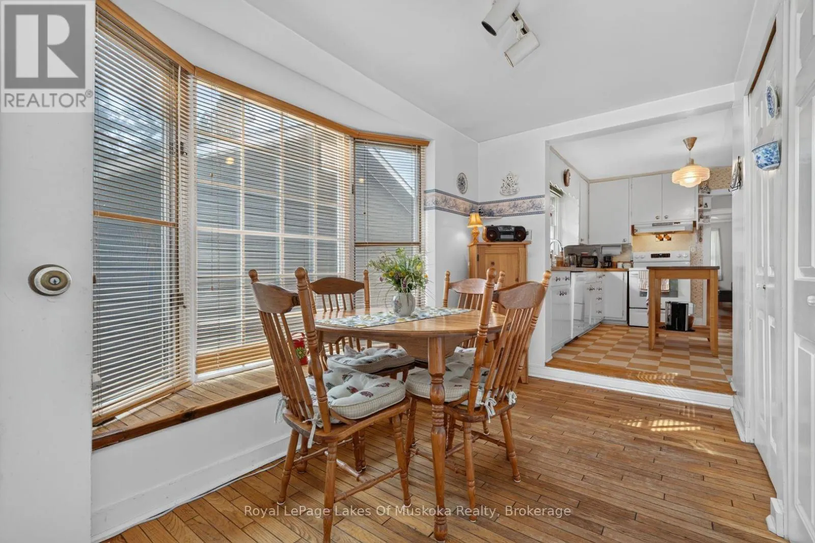 2 MOUNTVIEW AVENUE