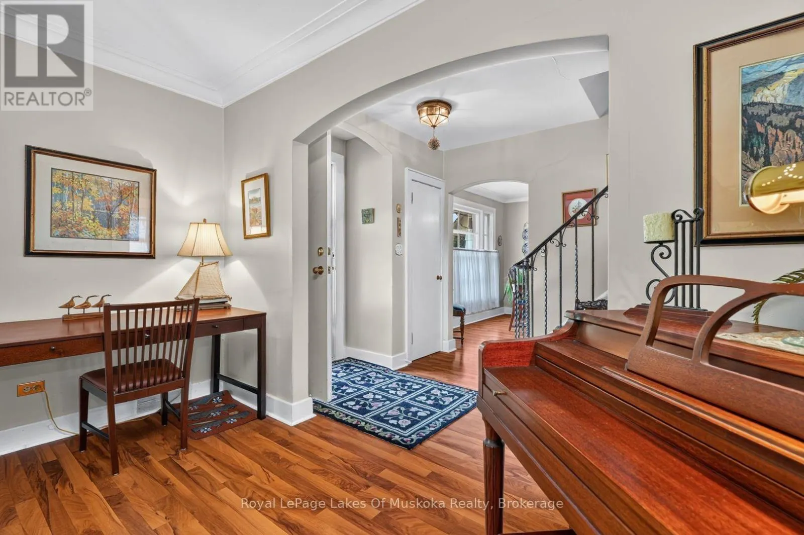 2 MOUNTVIEW AVENUE