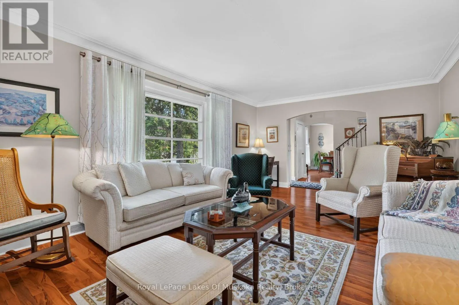 2 MOUNTVIEW AVENUE