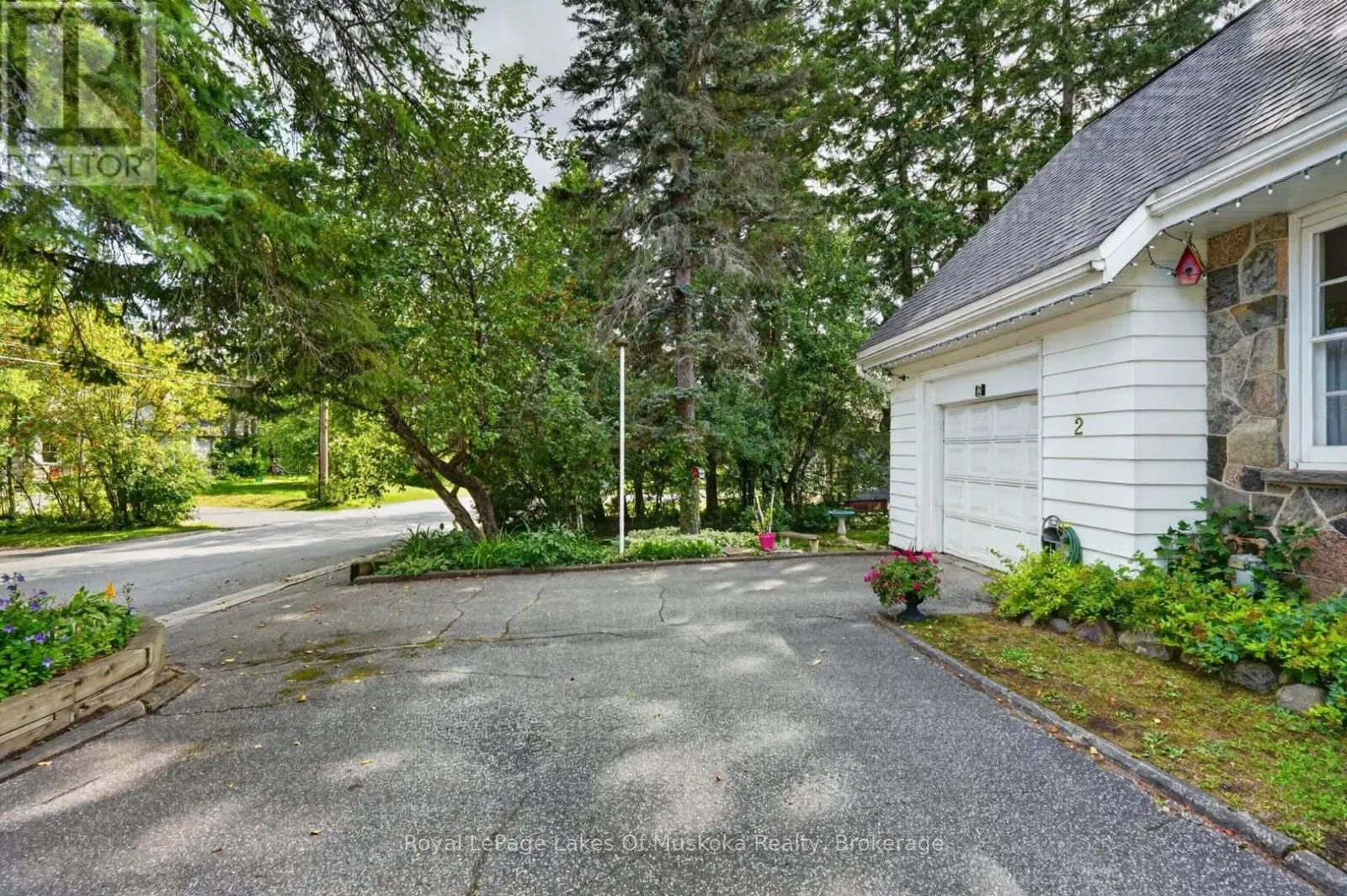 2 MOUNTVIEW AVENUE