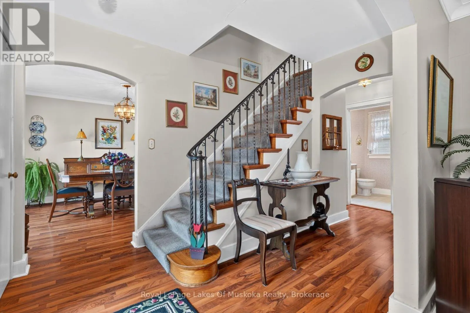 2 MOUNTVIEW AVENUE
