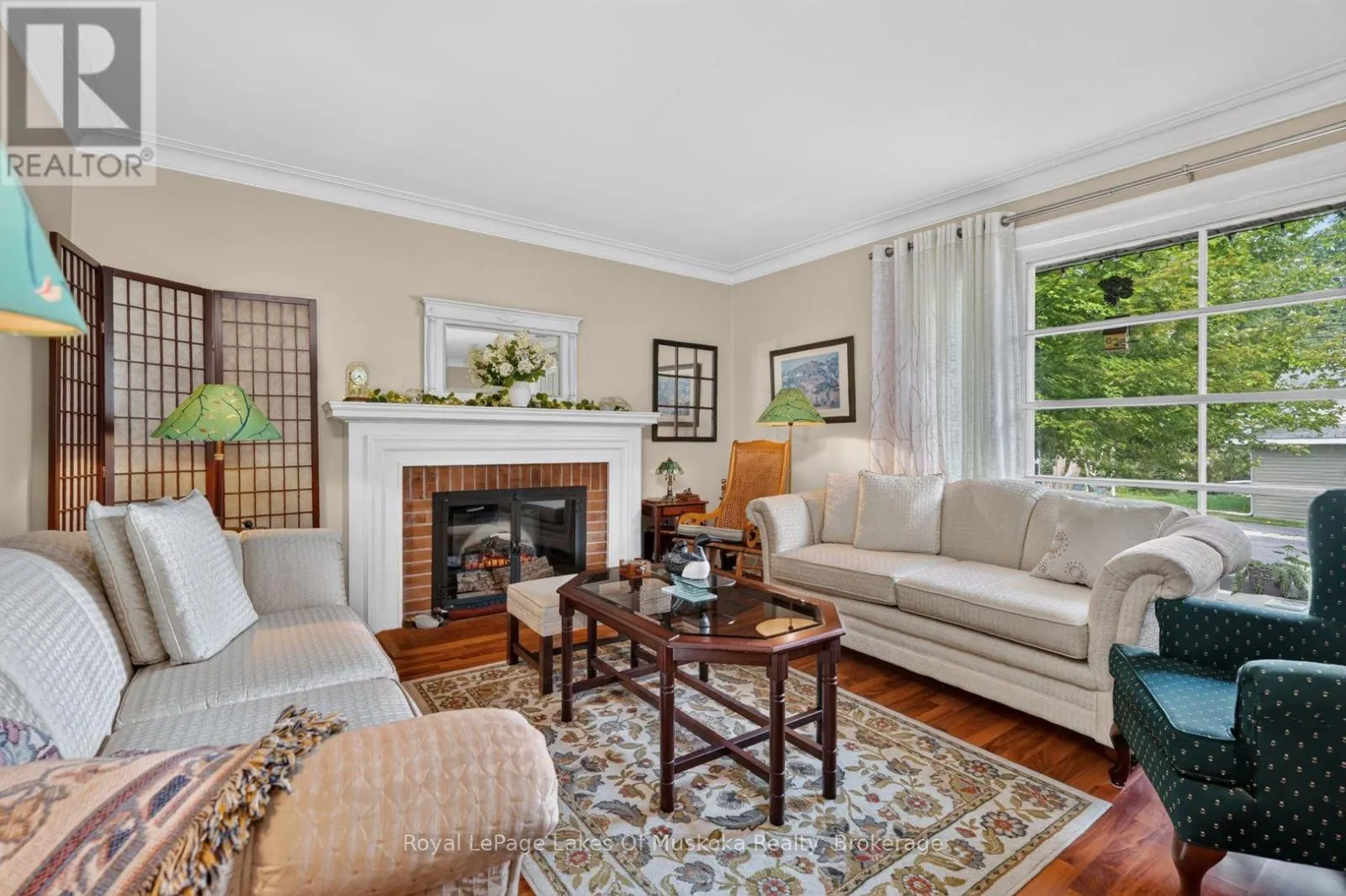 2 MOUNTVIEW AVENUE