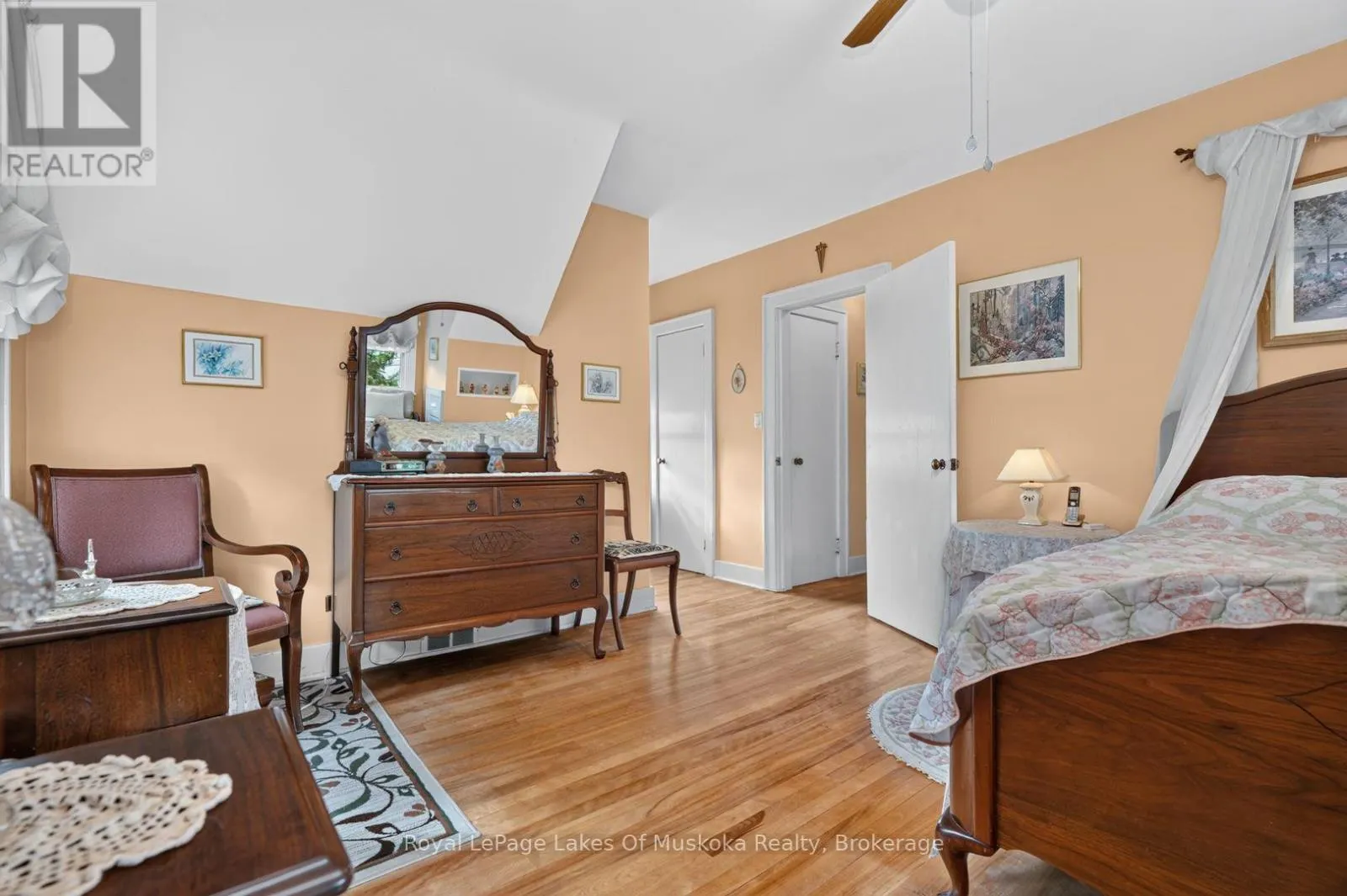 2 MOUNTVIEW AVENUE