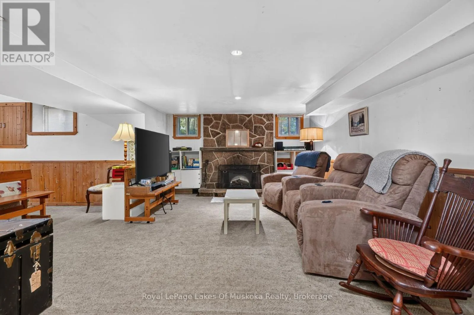 2 MOUNTVIEW AVENUE