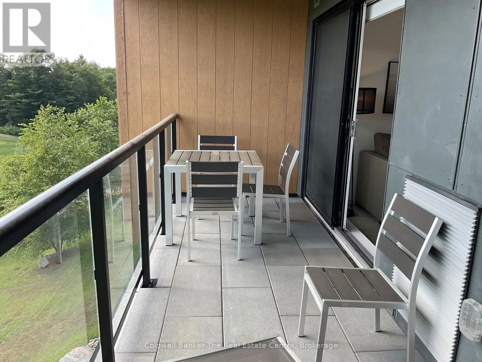 305 - 120 CARRICK TRAIL #305
