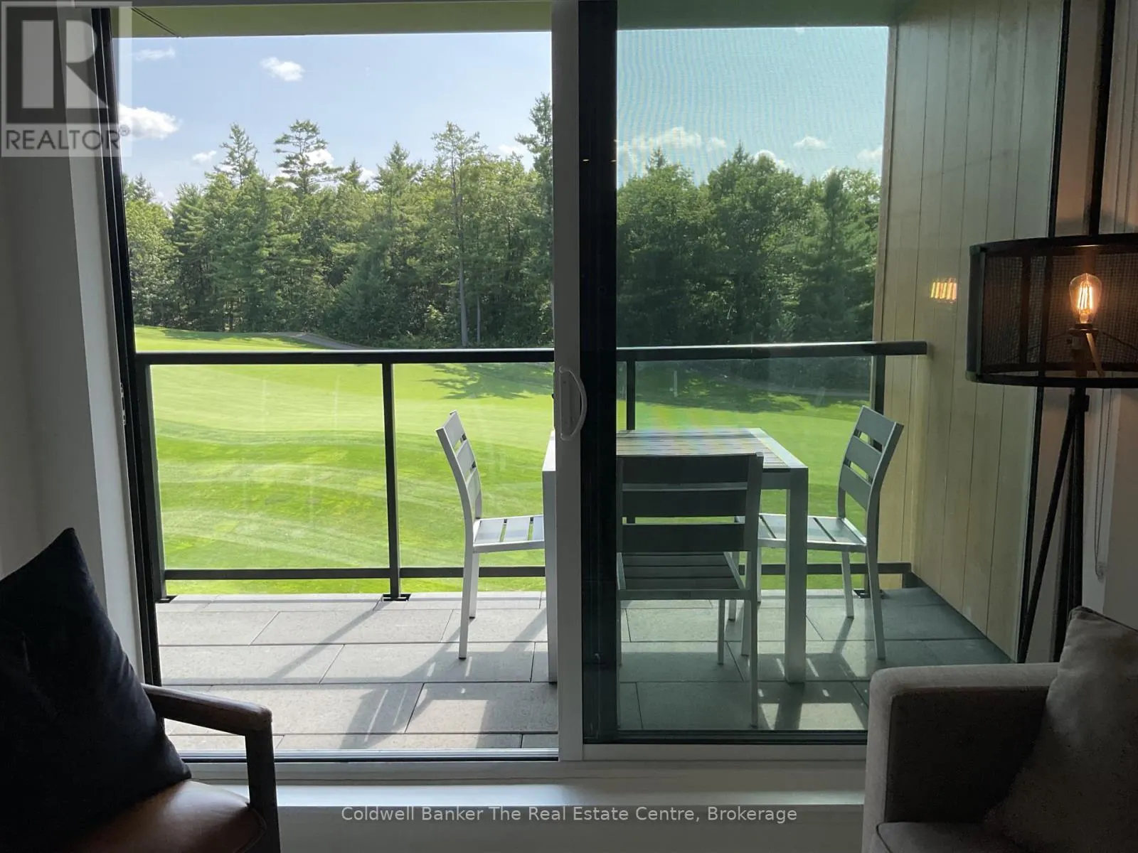 305 - 120 CARRICK TRAIL #305