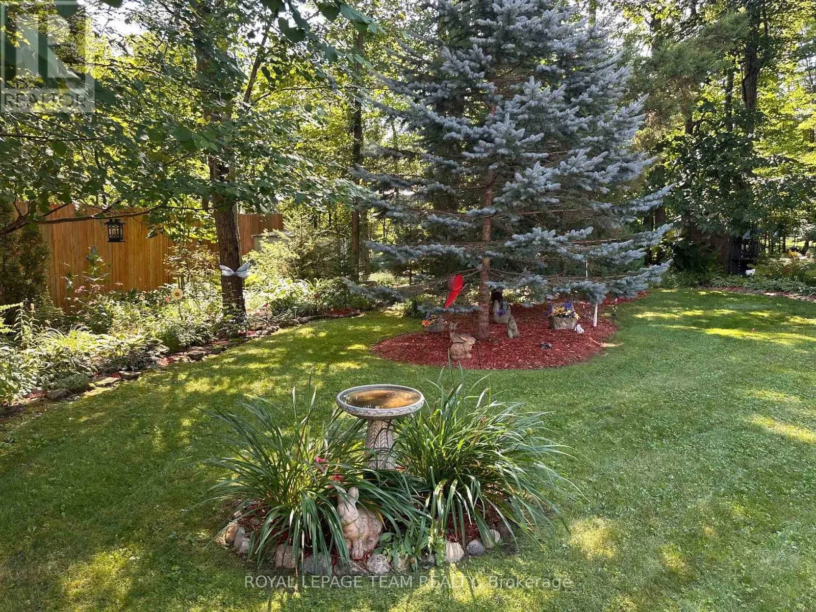 1663 CHRISTINA CRESCENT