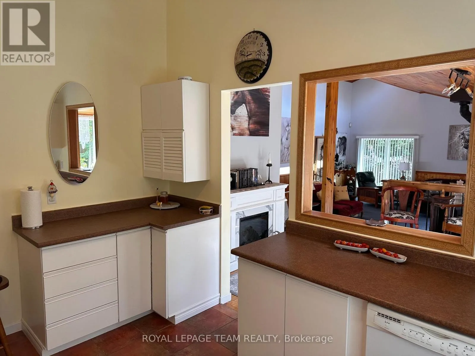 1663 CHRISTINA CRESCENT
