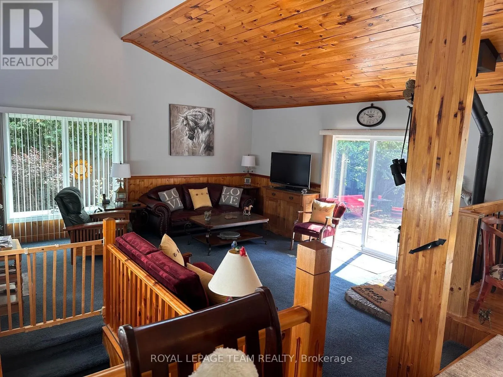 1663 CHRISTINA CRESCENT
