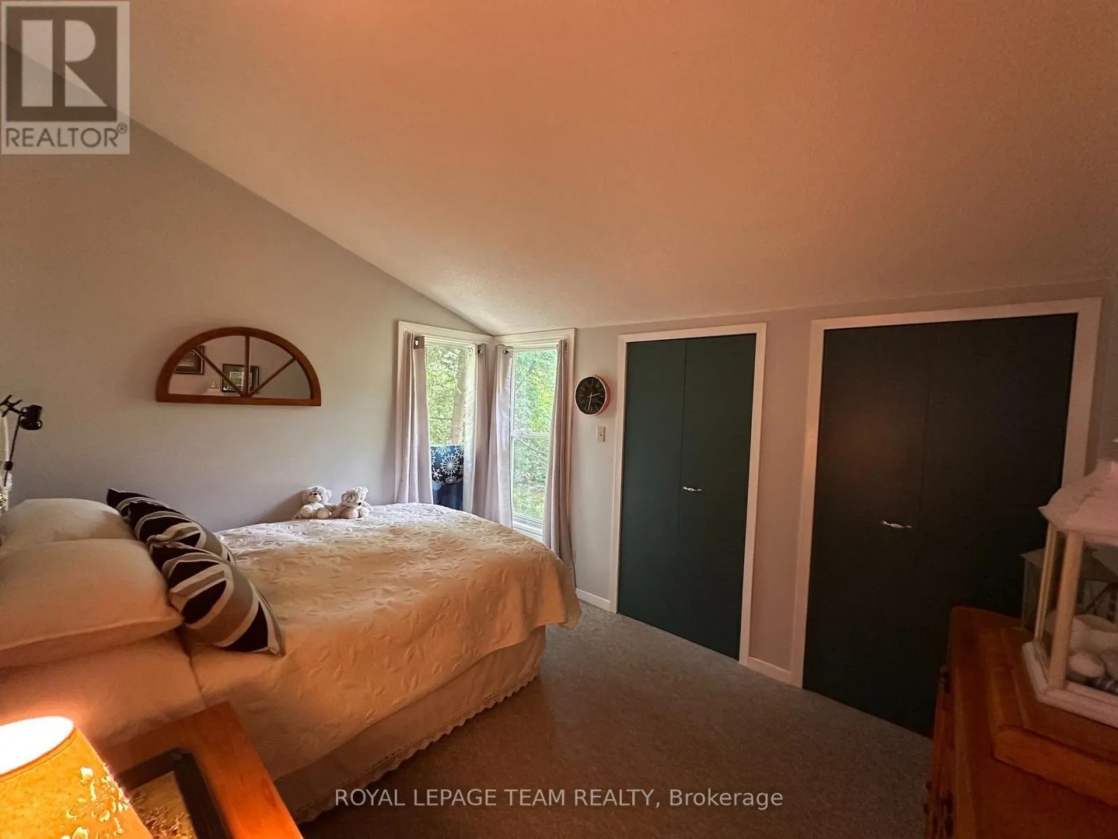 1663 CHRISTINA CRESCENT