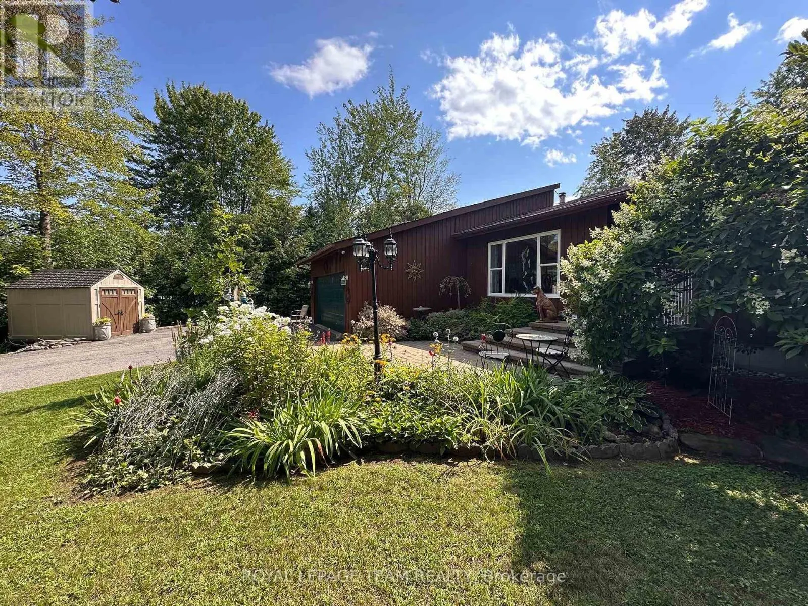 1663 CHRISTINA CRESCENT
