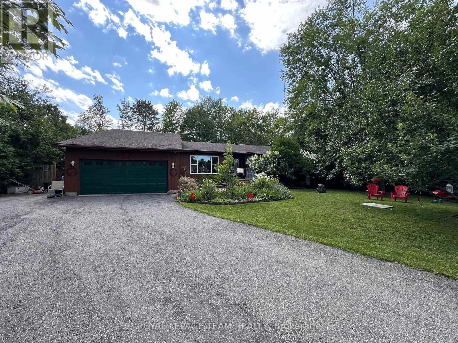 1663 CHRISTINA CRESCENT