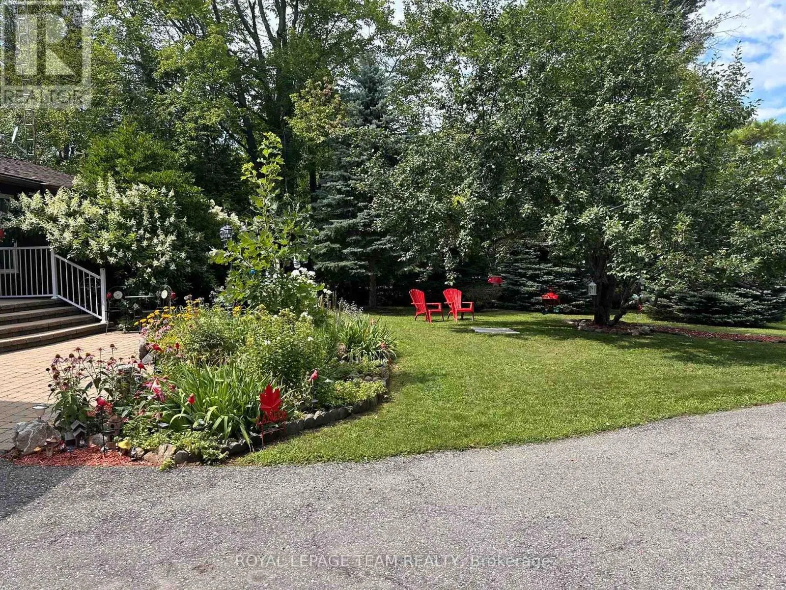 1663 CHRISTINA CRESCENT
