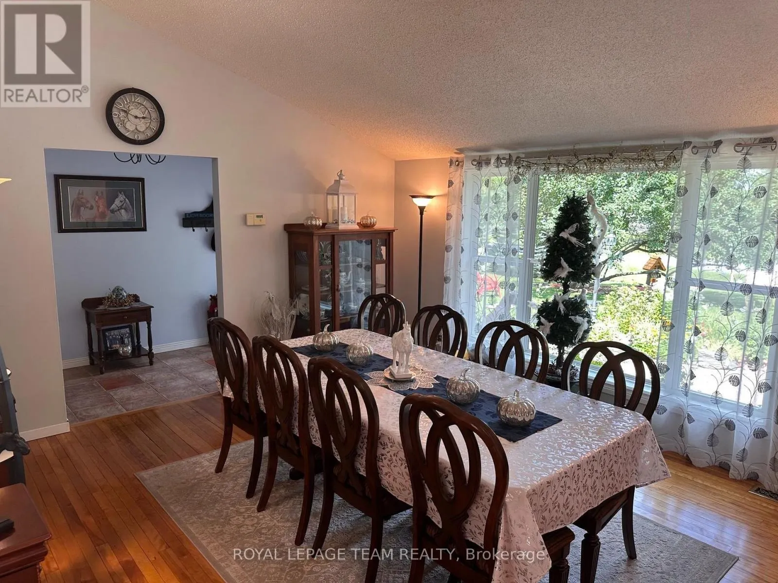 1663 CHRISTINA CRESCENT