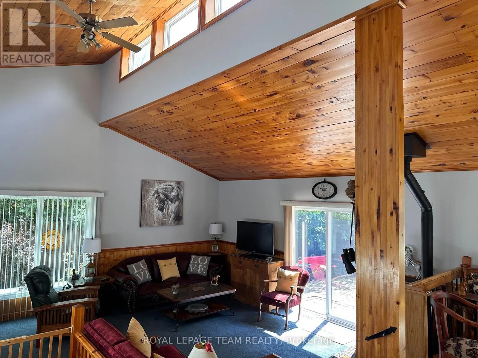 1663 CHRISTINA CRESCENT