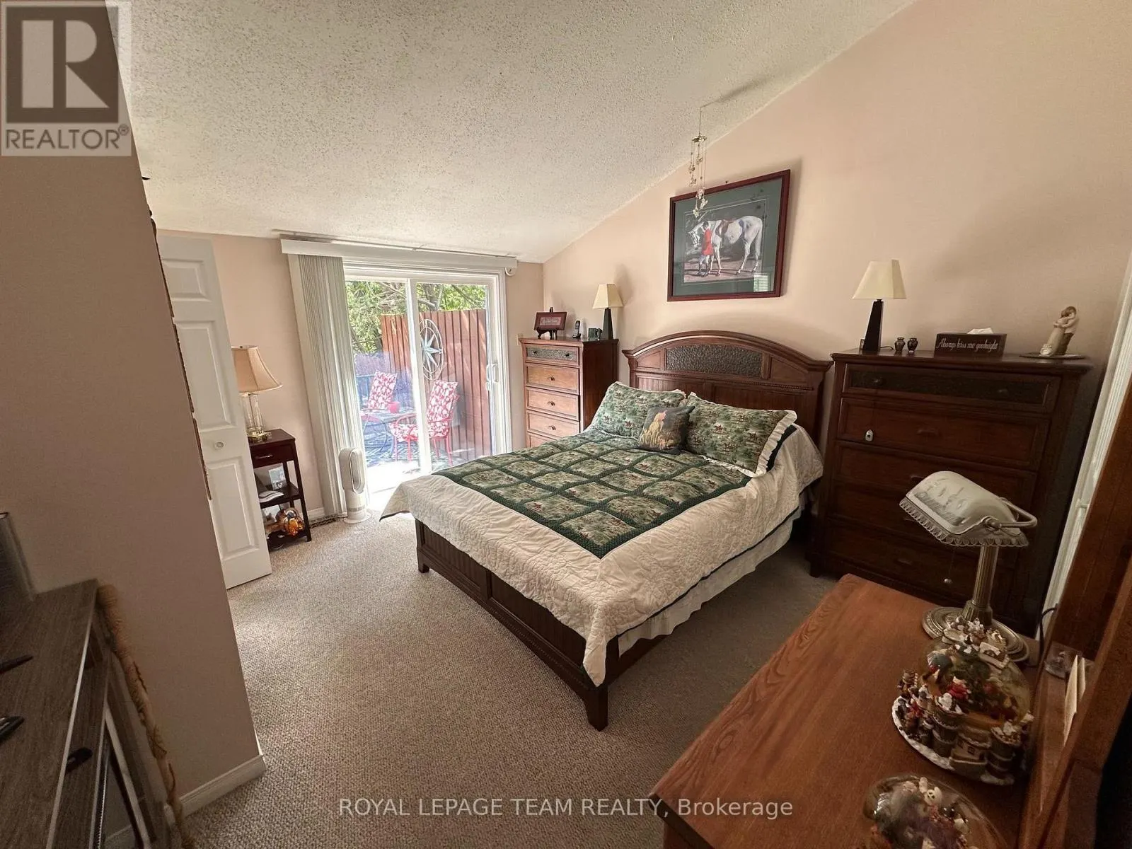 1663 CHRISTINA CRESCENT