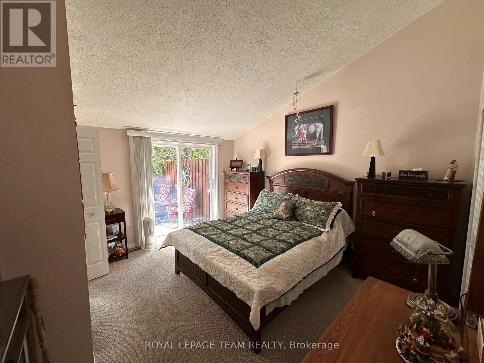 1663 CHRISTINA CRESCENT