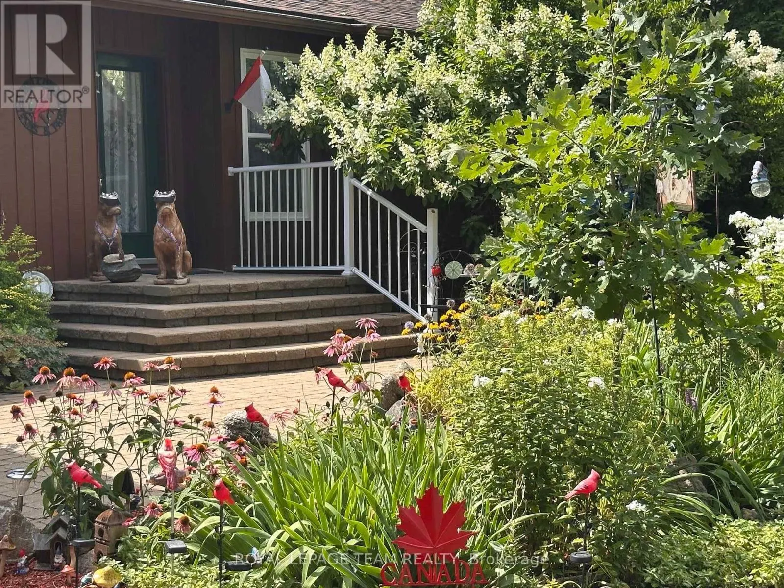 1663 CHRISTINA CRESCENT