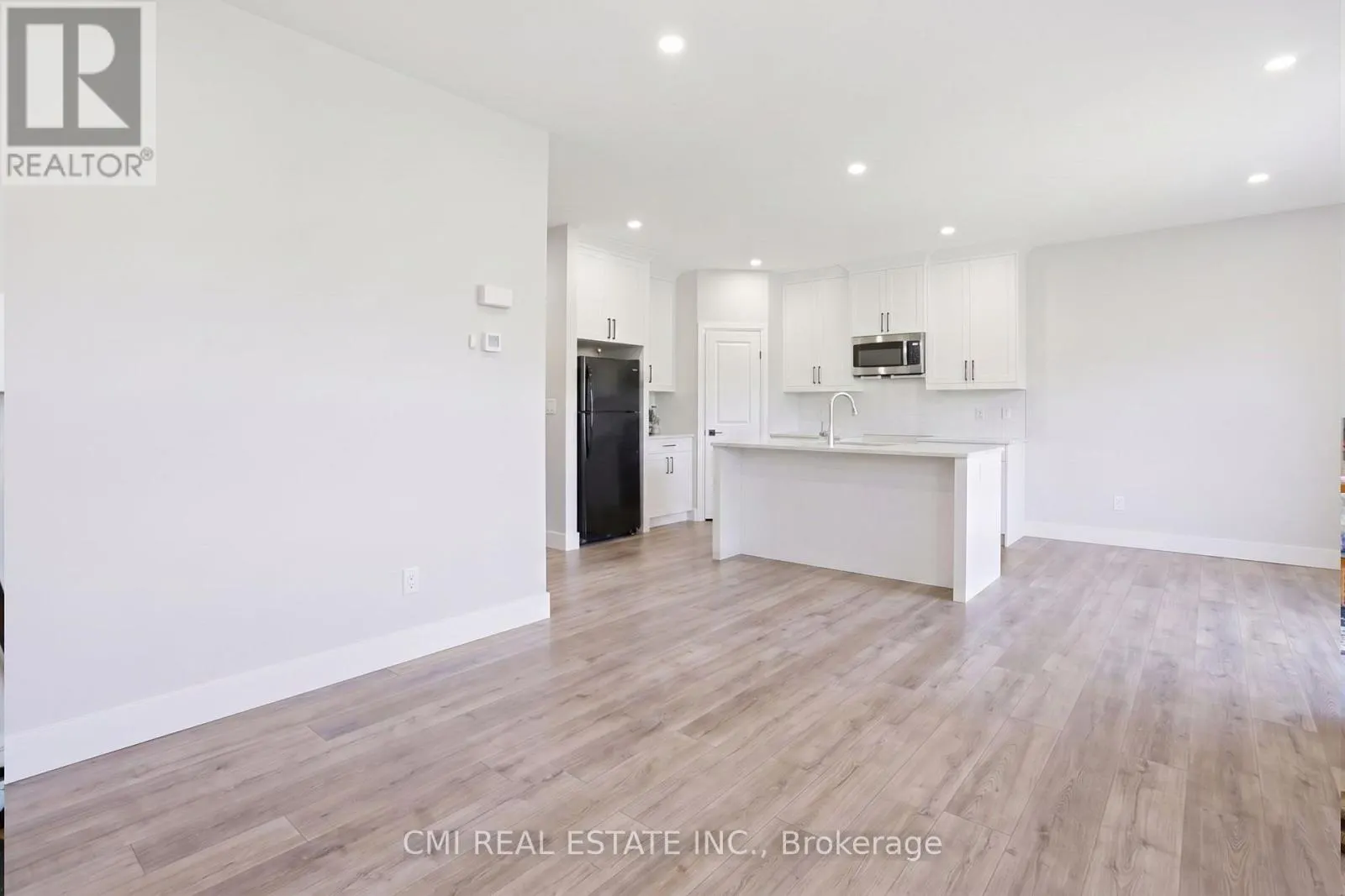 10B - 93 EAGLE STREET