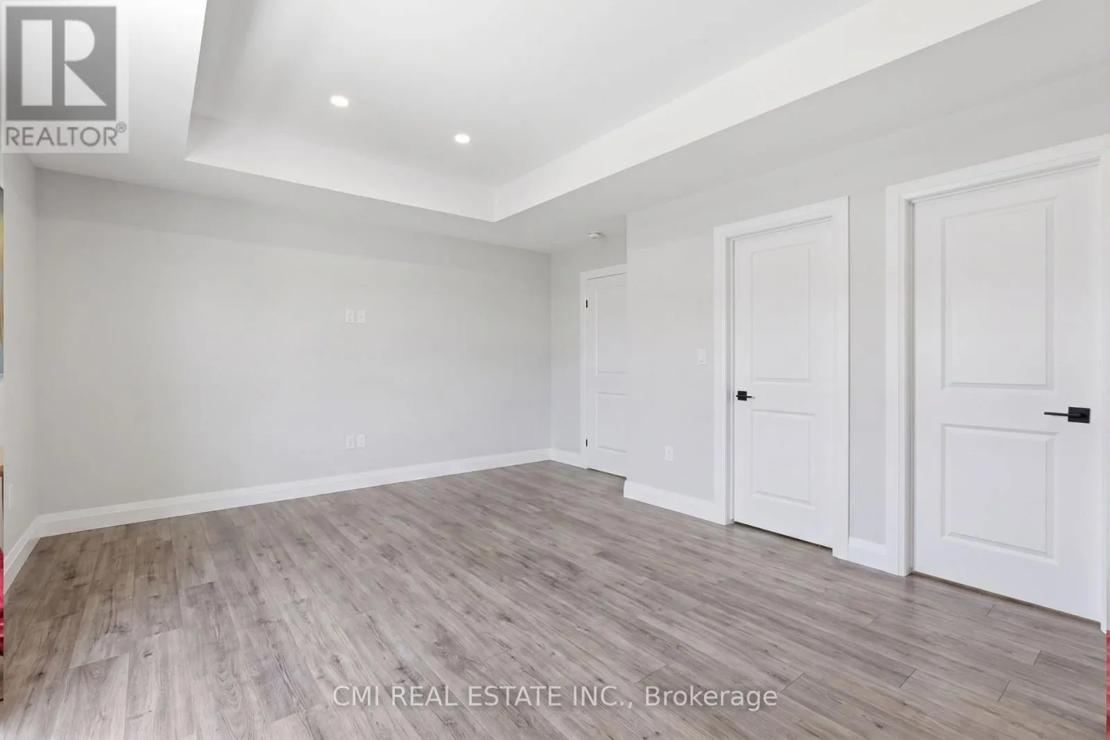 10B - 93 EAGLE STREET