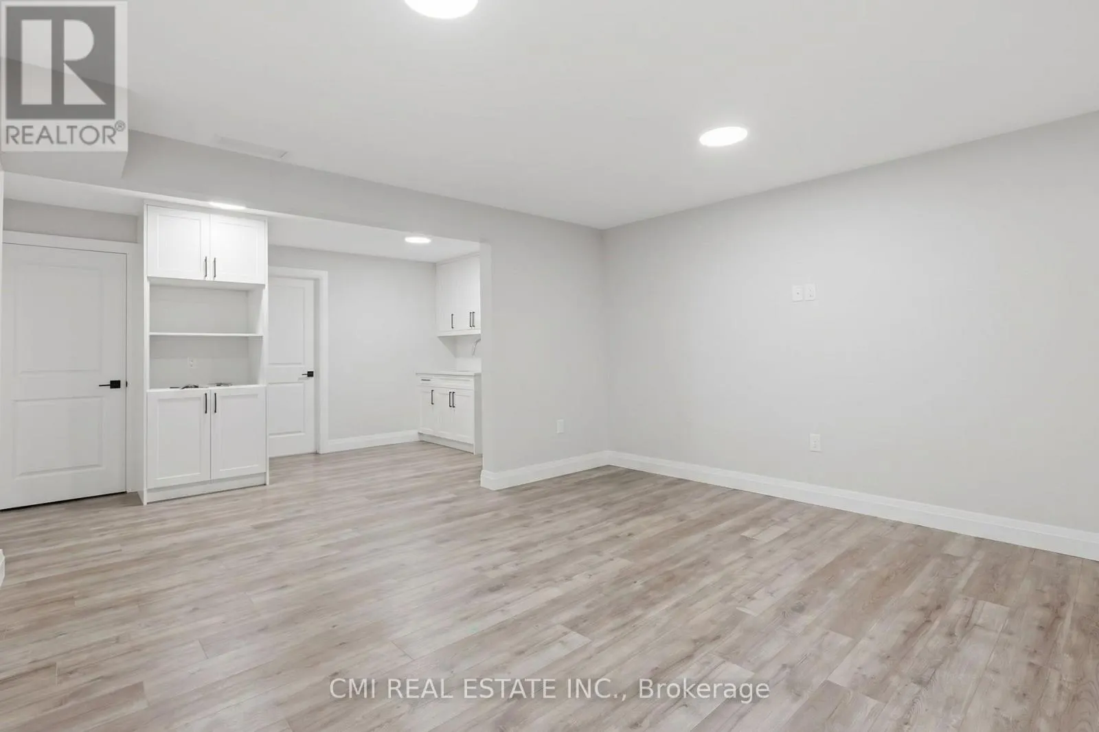 10B - 93 EAGLE STREET