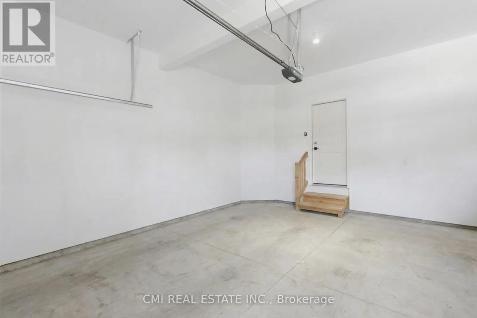 10B - 93 EAGLE STREET