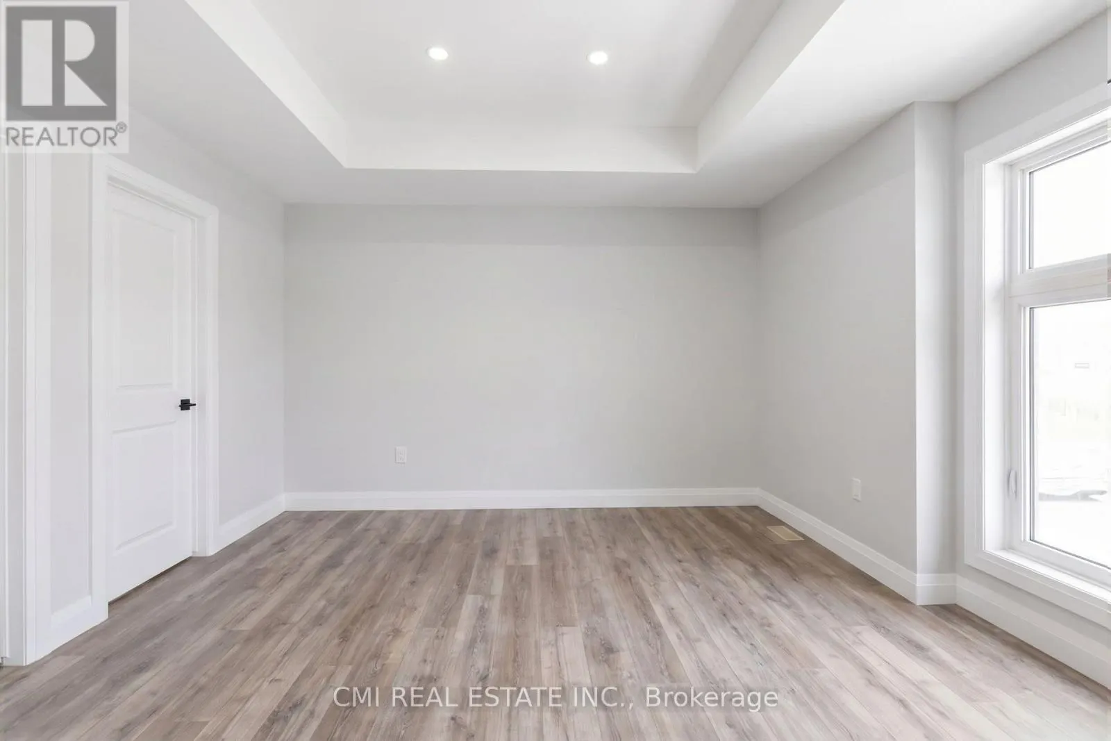 10B - 93 EAGLE STREET