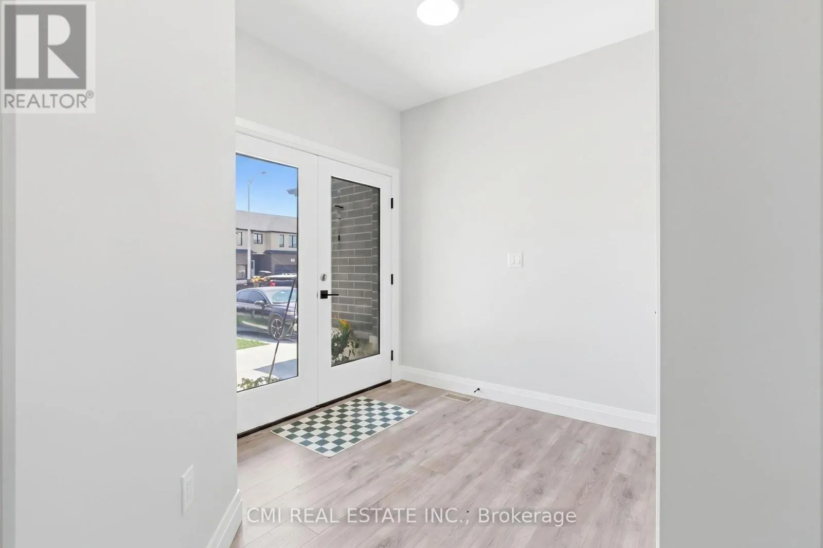 10B - 93 EAGLE STREET