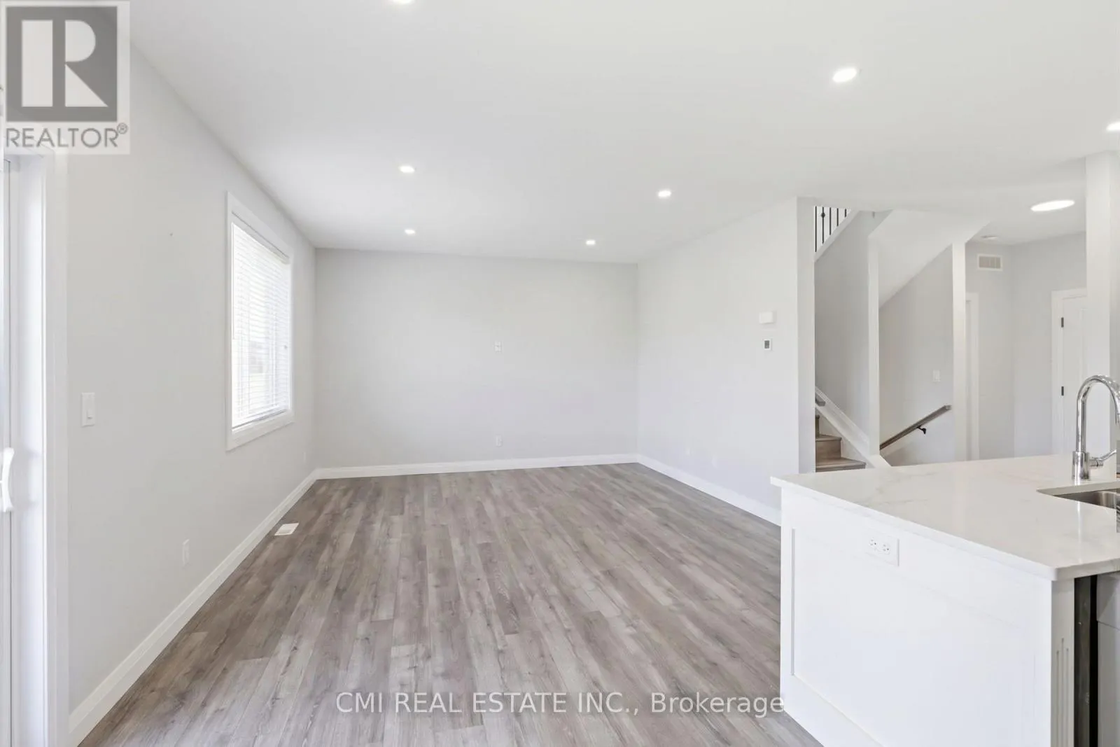 10B - 93 EAGLE STREET