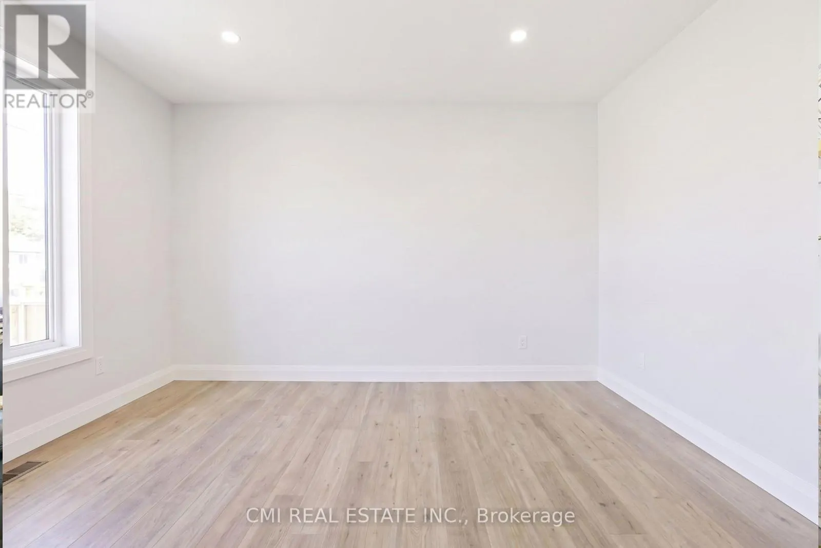 10B - 93 EAGLE STREET