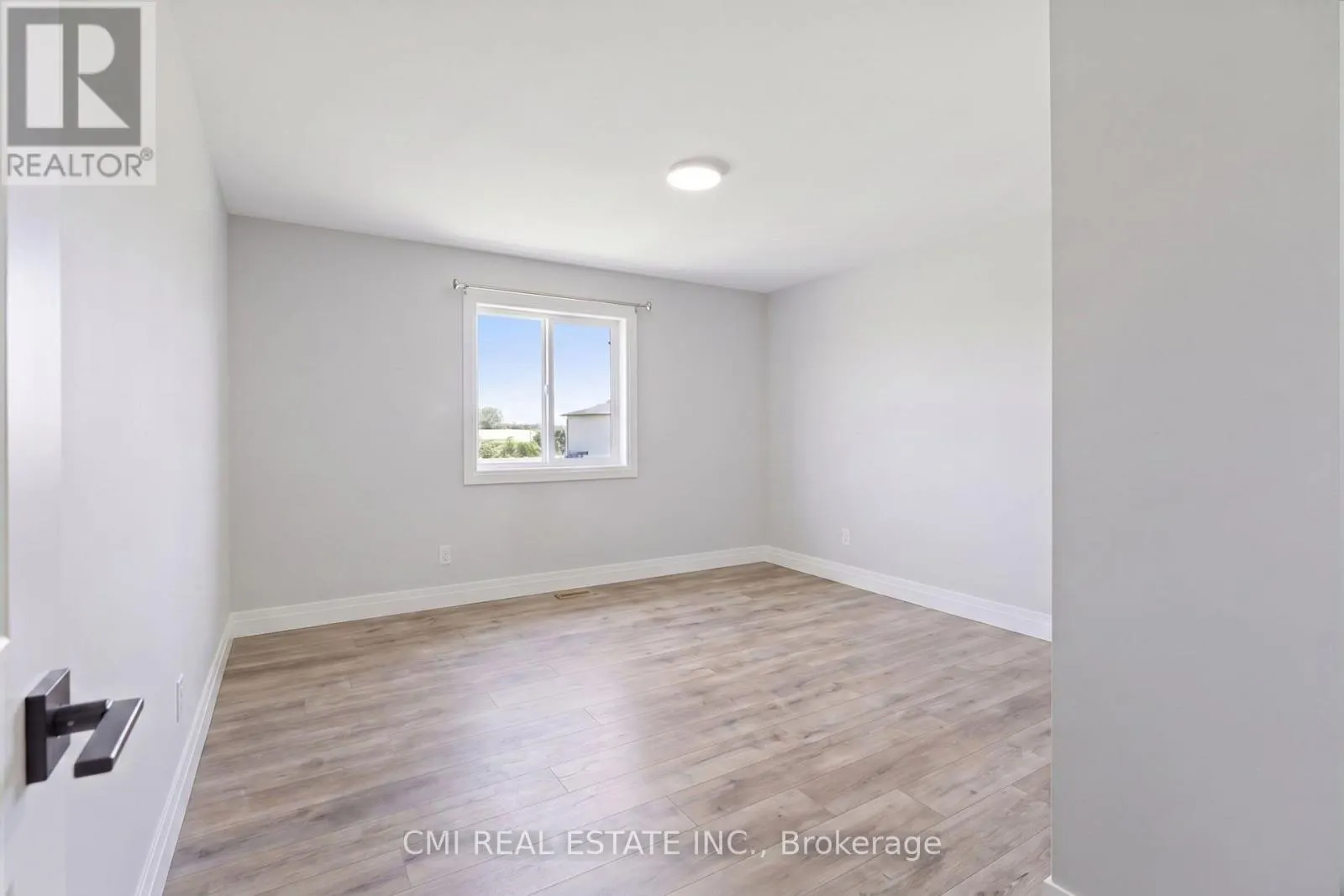 10B - 93 EAGLE STREET