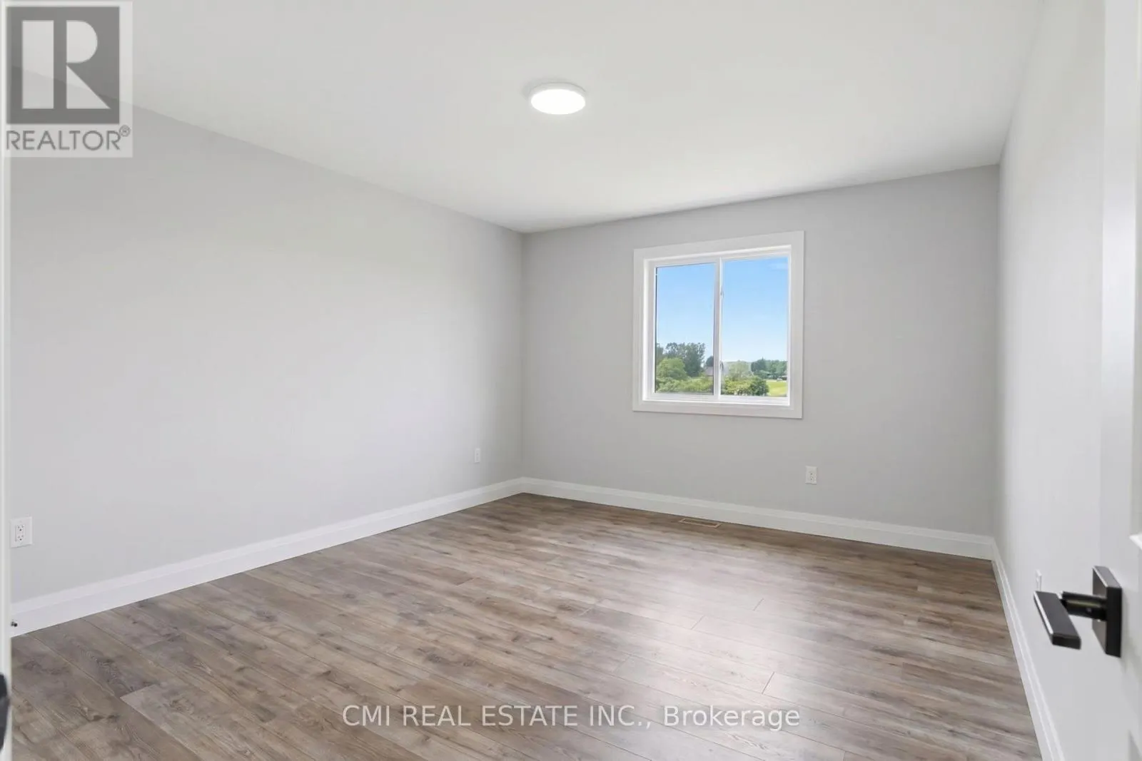 10B - 93 EAGLE STREET