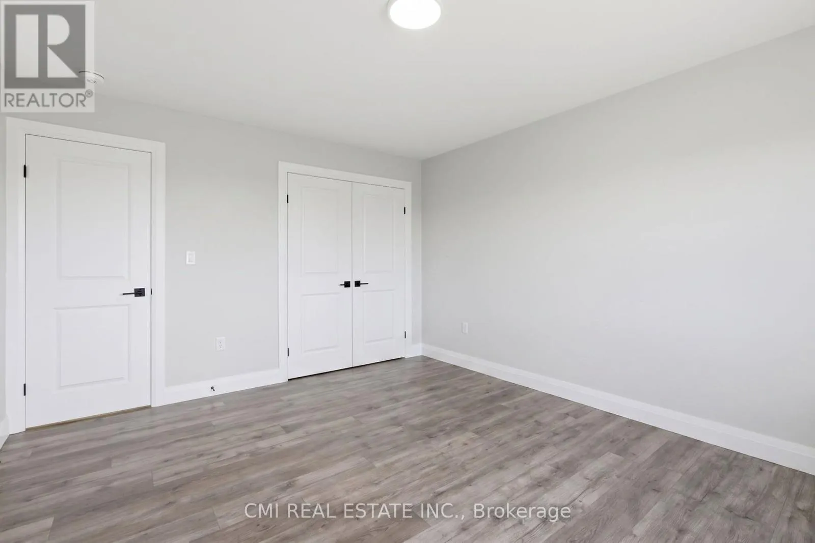 10B - 93 EAGLE STREET