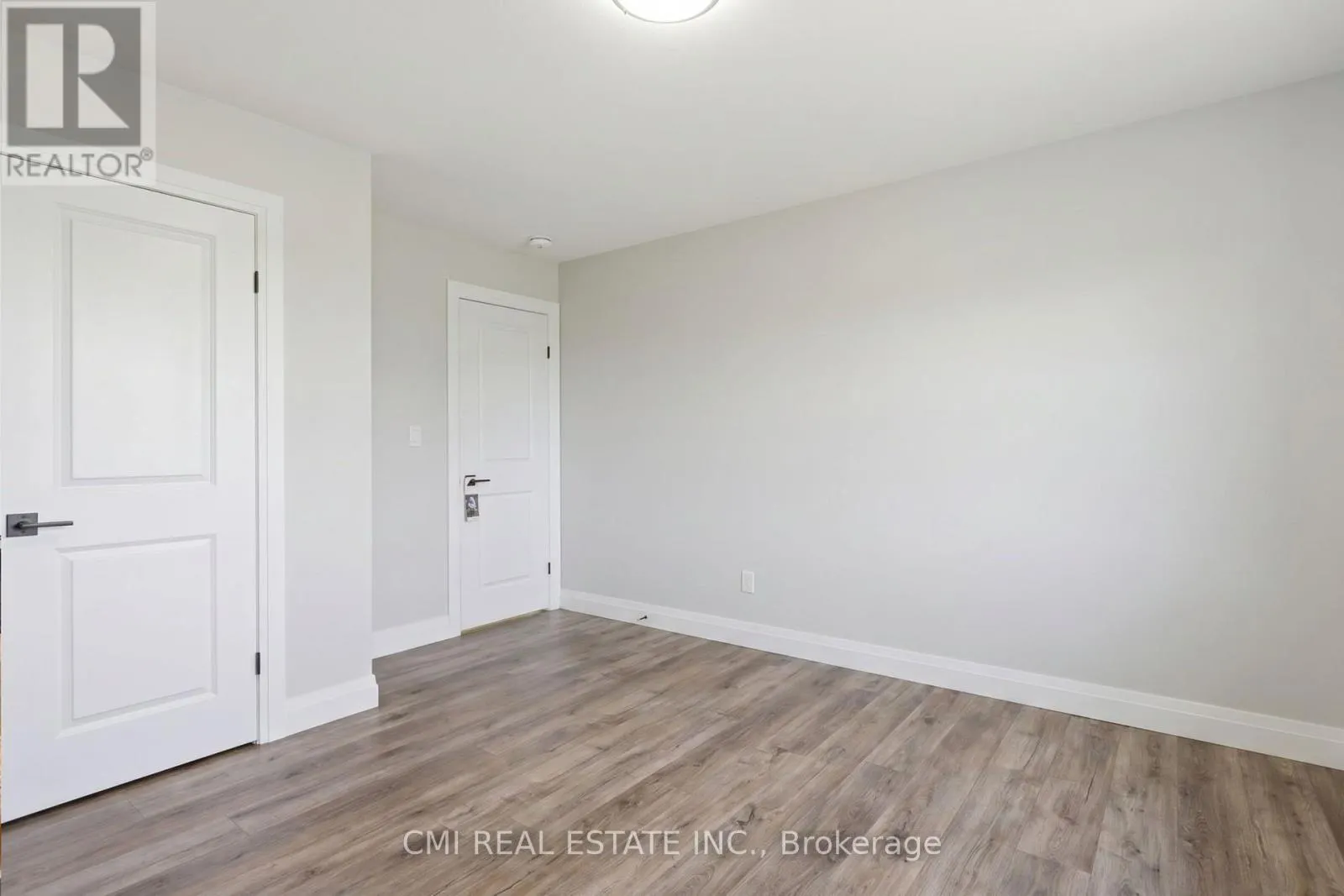 10B - 93 EAGLE STREET