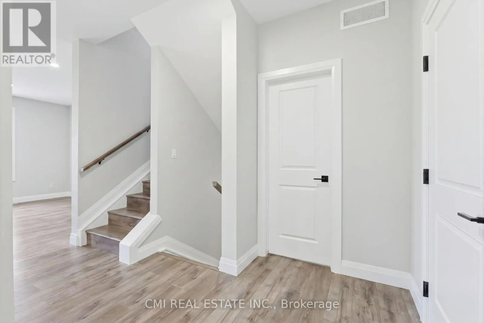 10B - 93 EAGLE STREET