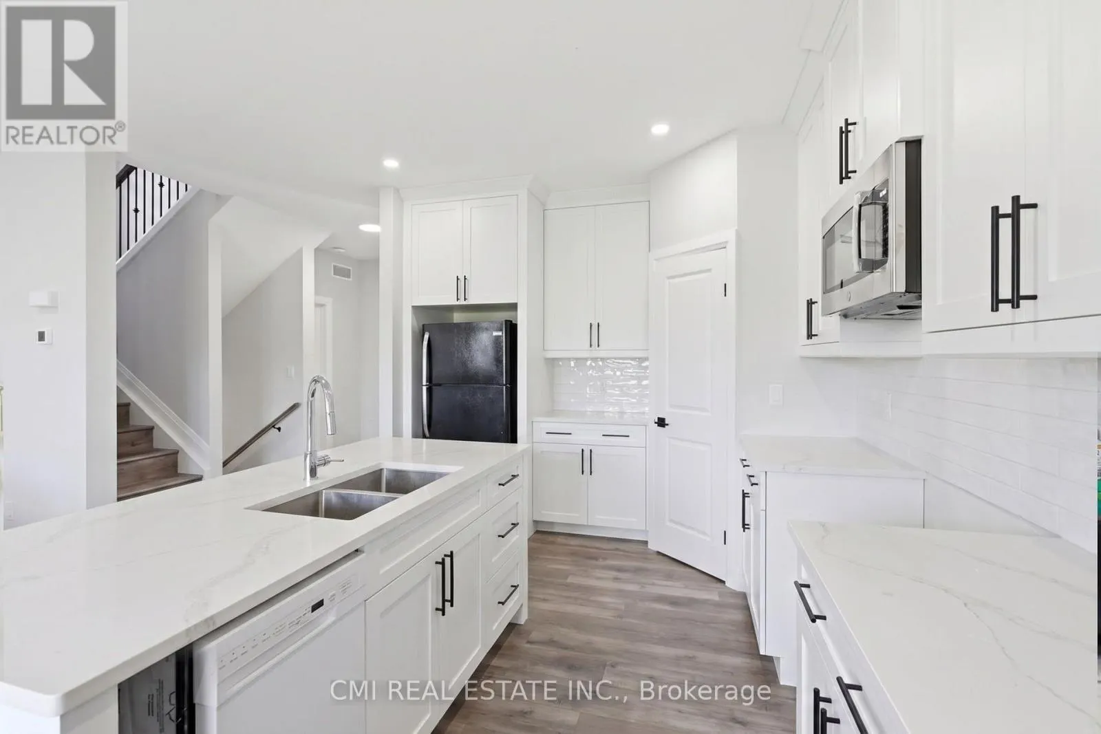10B - 93 EAGLE STREET