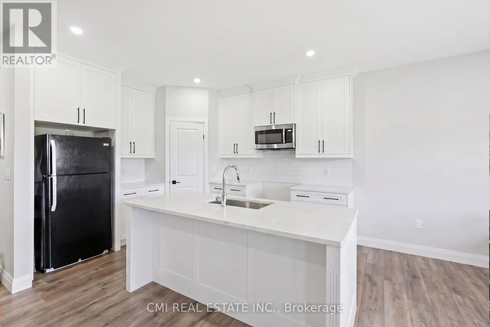 10B - 93 EAGLE STREET