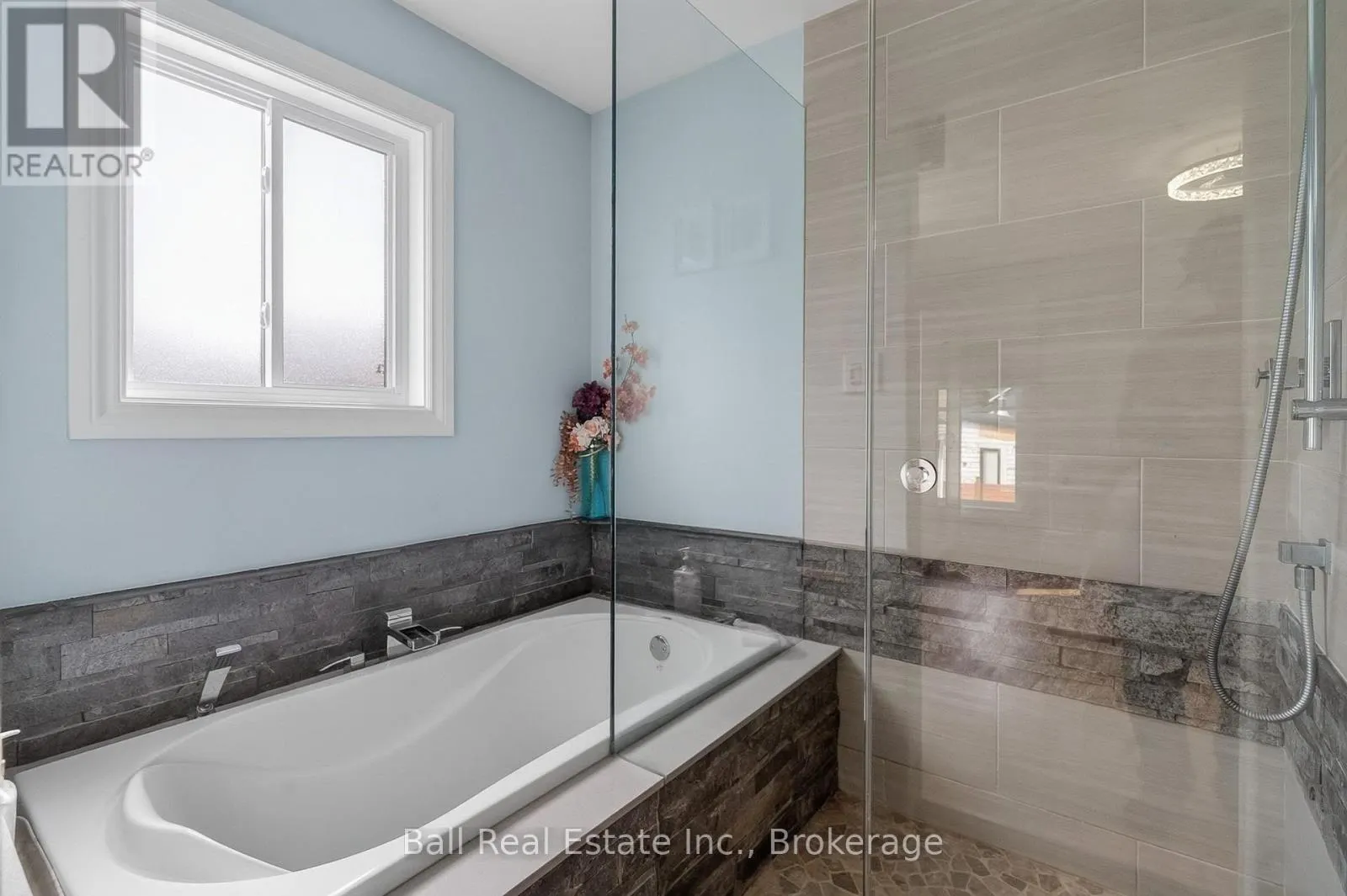 118 ECHO BAY ROAD E