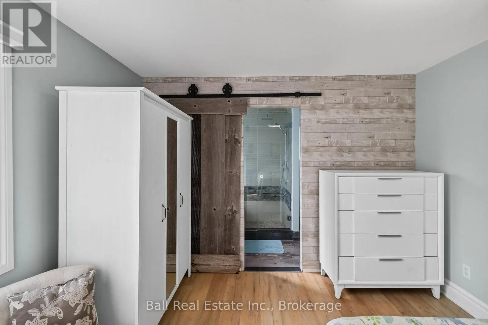 118 ECHO BAY ROAD E