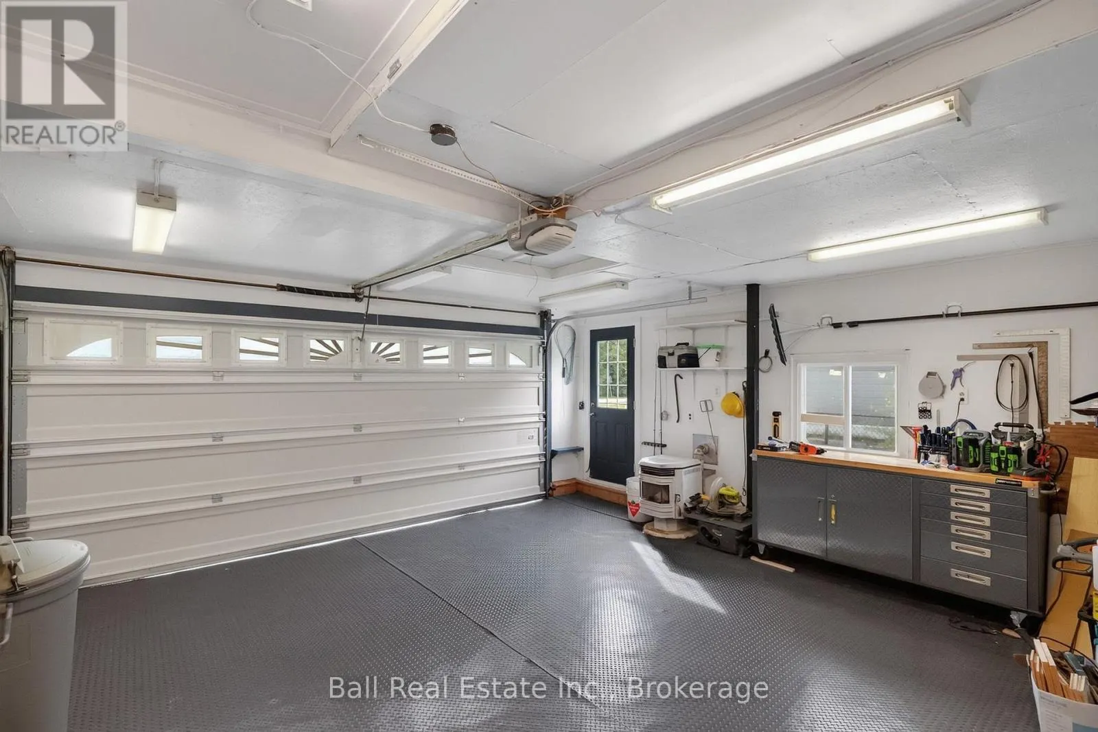 118 ECHO BAY ROAD E