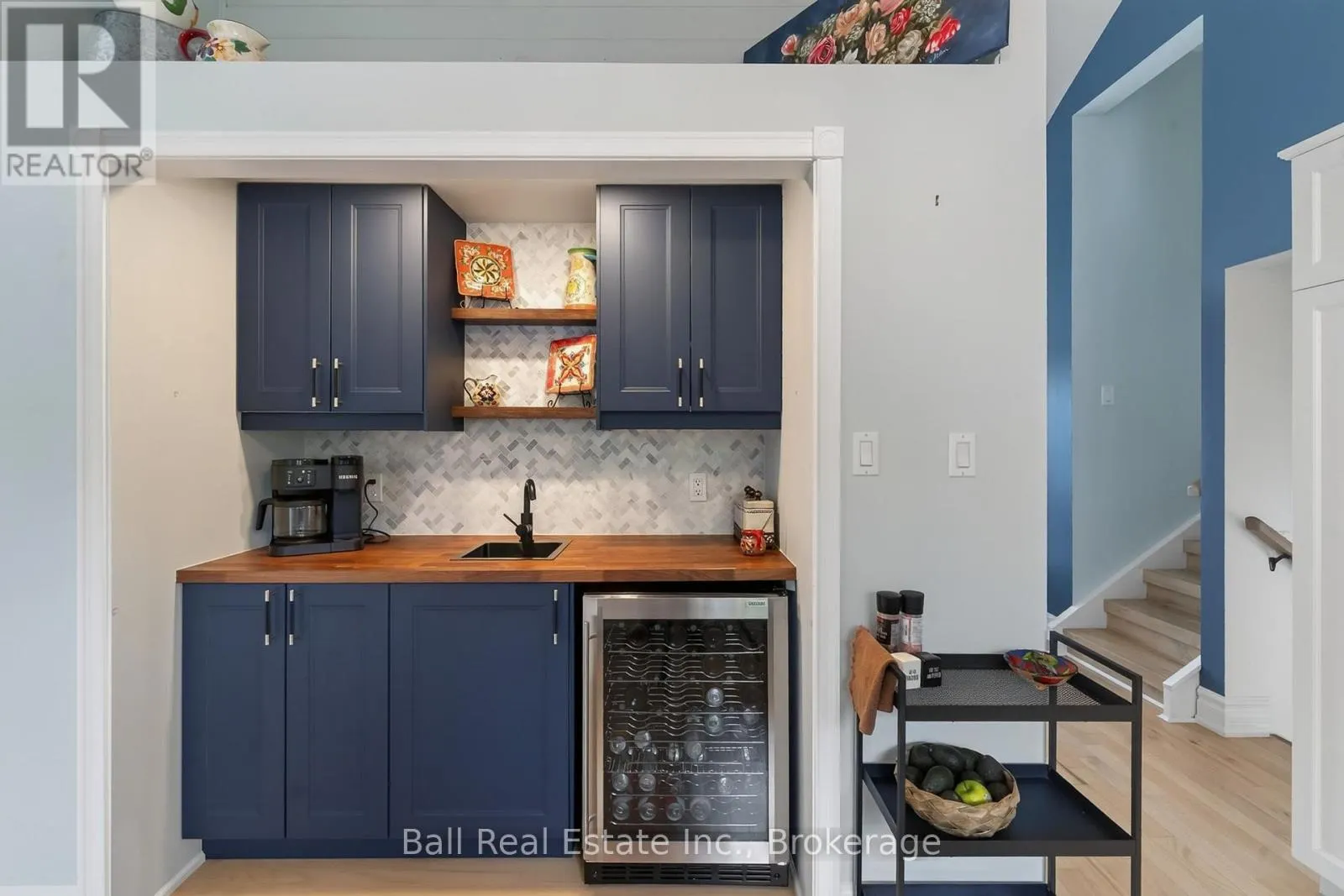 118 ECHO BAY ROAD E